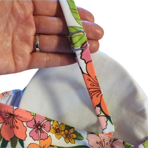 Time & Tru White Floral Front Cutout One Piece Swimsuit Plussize 3X - Picture 4 of 16